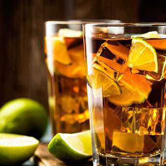 Longdrinks in der Roots Sportsbar Braunschweig